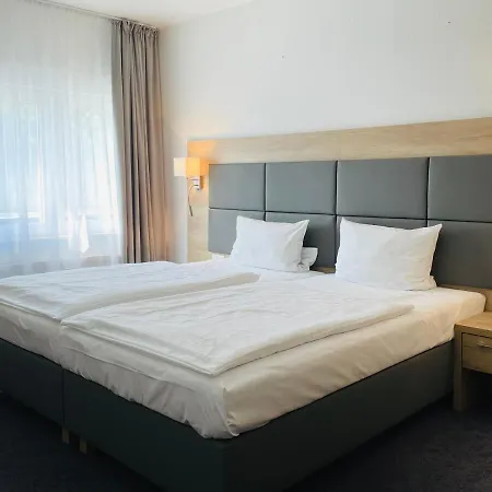 Hotell Esmer 3*