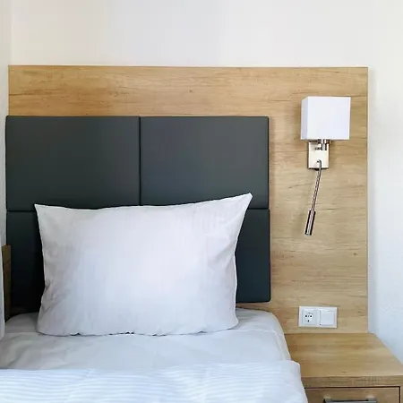 Esmer Hotel Lollar