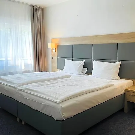 Esmer Hotel Lollar